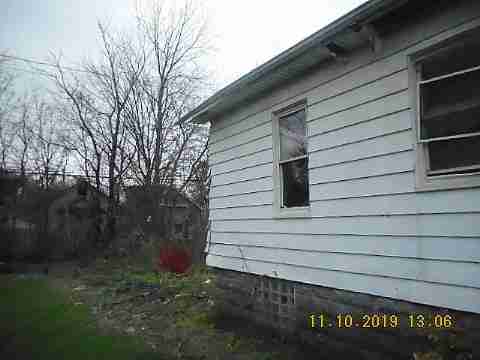 12090 Roselawn (7)_m.jpg